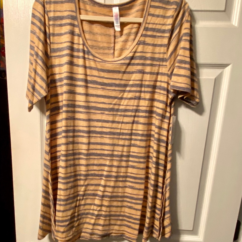 NWT LuLaRoe Perfect T